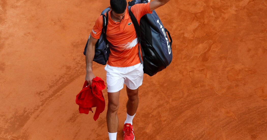 novak-djokovic-claye-dondu-ama-kendisi-gibi-az-oynadi-9EpSGWYP.jpg