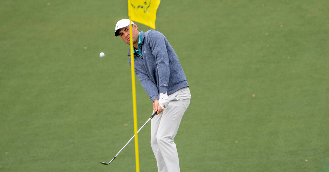tiger-woods-mastersta-geride-kalirken-spot-isigi-kayiyor-NGVlFuPI.jpg
