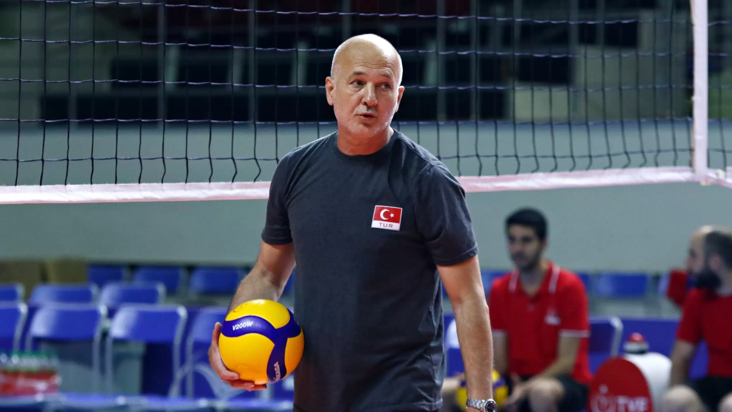 a-ulusal-erkek-voleybol-ekibi-basantrenoru-hakan-ozkan-birinci-emelimiz-kumeden-cikmak-r1apMp2x.webp