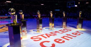 lakersin-olmasi-gereken-kisi-bu-degil-sag-3tmNUmLL.jpg