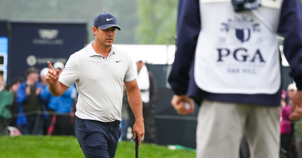 brooks-koepka-pga-sampiyonasinda-liderlige-yukseliyor-NOM3QlxR.jpg
