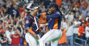 astros-pitcher-clevelanda-karsi-no-hitterda-en-az-ile-karsilasiyor-heetyVNs.jpg