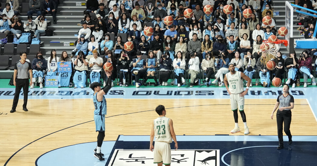 backboarddan-baska-bir-sey-yok-neden-bazi-koreli-basketbol-oyunculari-banka-sutunu-seviyor-gMwS6l5k.jpg