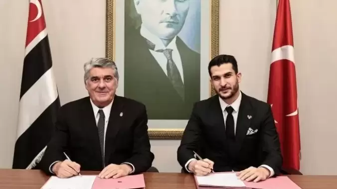 besiktasta-necip-uysal-ile-yeni-kontrat-Wek1Ys1r.jpg