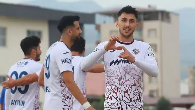 galatasaraydan-flas-hamle-iste-scout-takiminin-takip-ettigi-futbolcu-E4BFTswK.jpg