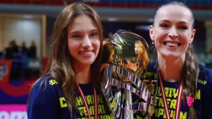 ipar-kurt-fenerbahceden-ayrilmis-uzere-hissetmiyorum-TDJlG6KA.jpg