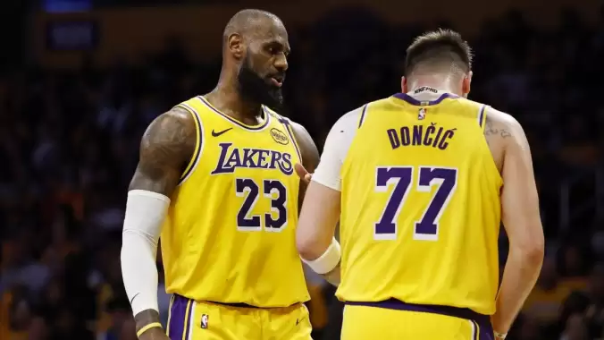 lebron-ve-doncicli-lakers-erteleme-macinda-maglup-XgdmKh3s.jpg