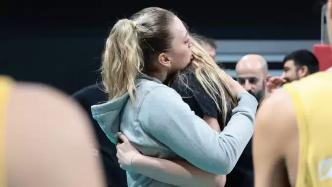 sakatligi-beklenenden-uzun-surecek-vakifbankli-oyuncu-ulkesine-donuyor-GwDnV3m2.jpg