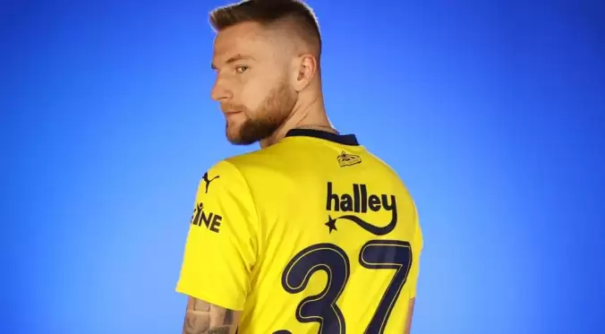 skrtel-holosko-derken-artik-de-skriniar-slovak-futbolcular-super-ligde-neden-37-numarali-formayi-giyiyor-kvR1jfrd.jpg