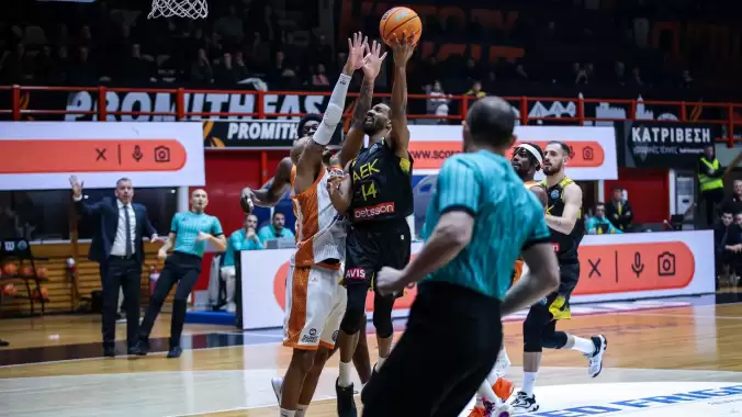 yasak-kalkti-karsiyaka-transferi-acikladi-euroleague-patentli-yildiz-imzayi-atti-eqPiMsAP.jpg