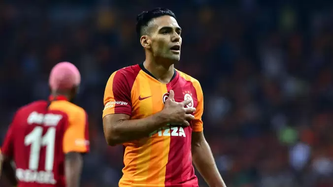 eski-galatasaray-yildizi-emekli-oldu-H1W1MhWf.jpg