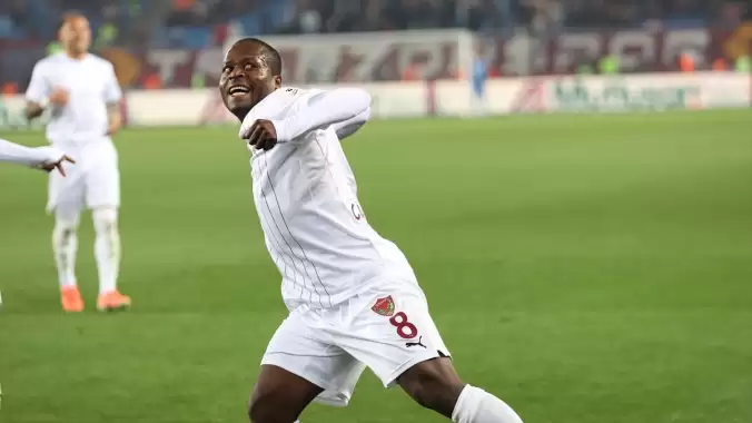 trabzonspor-aglarina-jeneriklik-gol-birakti-massangadan-aciklama-ngCQUg5Z.jpg