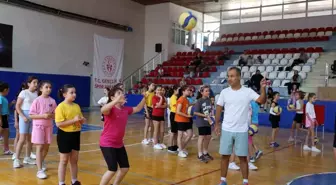 bilecik-te-yaz-voleybolu-devam-ediyor-18905637_amp.jpg