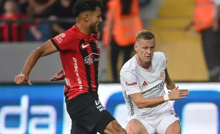 storm-dan-antalyaspor-a-hayat-opucugu-18956572_151_amp.jpg