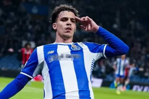 18-saniyede-gol-porto-kendi-sahasinda-sov-yapti-19300480_4258_amp