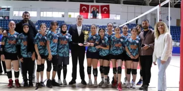 Hakkari'de Yıldız Kızlar Voleybol İl Birinciliği Coşkuyla Tamamlandı
