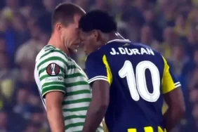 jhon-duran-in-neden-rakibine-kafa-attigi-ortaya-19301580_916_amp