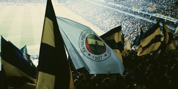 Tedesco’dan Fenerbahçe Yorumu: Galatasaray Galibiyeti Gerilimi Artırıyor